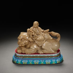 Shoushan Carved Arhat and Beast Shape Ornament
