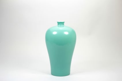 A TURQUOISE GLAZED VASE,MEI
