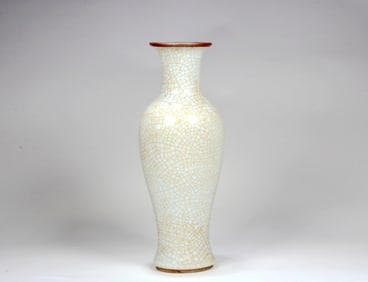 A GE GUANYIN VASE