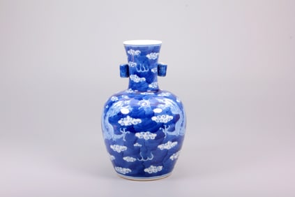 A BLUE AND WHITE 'CLOUD AND DRAGON'VASE