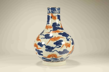 Blue and White Orange Draw Gold Drawing Cloud and Bat Pattern Porcelain Vase