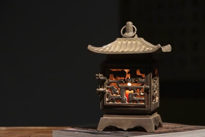 Iron Carved Dragon Pattern Palace Lantern