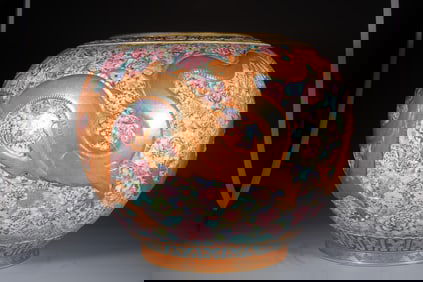 Famille Rose Flower and Dragon Pattern Porcelain Pot