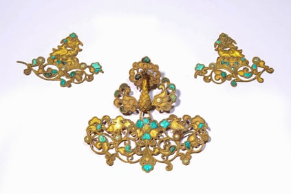 A Gold Gem-Set Hairpin