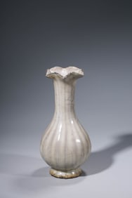 A Guan-Type Flower-Mouth Vase