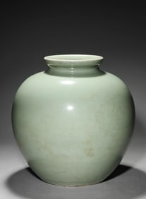 A Pea-Green Glazed Large Jar