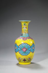 A Yellow-Ground Wucai 'Floral' Vase