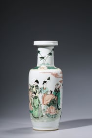A Wucai Club-Shaped Vase