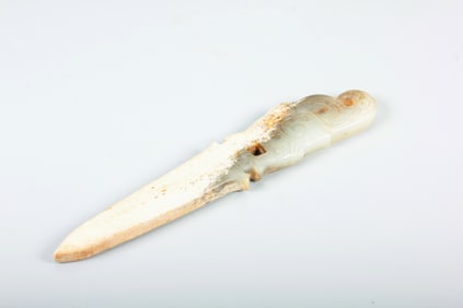 A JADE HANDLE DECORATION WITH DRAGON HEAD