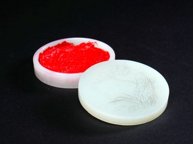 A HETIAN JADE INK PASTE BOX WITH LOTUS PATTERNS