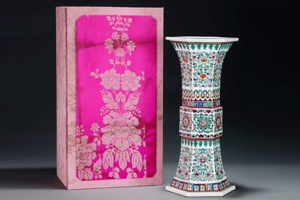 A DOUCAI HEXAGONAL FLOWER VASE (GU)