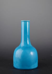 A PEACOCK-BLUE GLAZED BELL-SHAPED VASE (YAOLINGZUN)