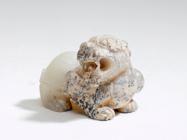 A HETIAN JADE AUSPICIOUS BEAST