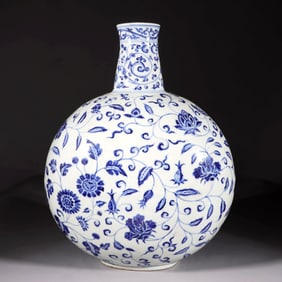 A BLUE-AND-WHITE MOON-FLASK WITH FLORAL PATTERNS