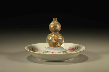 Famille Rose Peach and Pomegranate Pattern Porcelain Gourd Shape Incense Holder