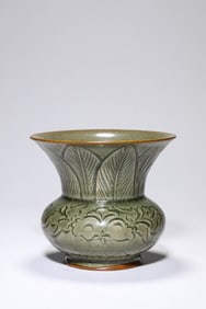 A Yaozhou-Type Refuse Vessel