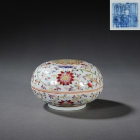 Famille Rose Flower Pattern Porcelain Lid Box