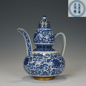 Blue and White Flower Branch Pattern Porcelain Pot