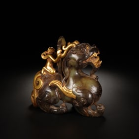 Jade Inlaid Solid Gold Carved Beast Shape Figure
