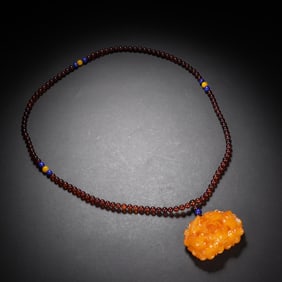 Beeswax Carved Flower Pattern Ornament Necklace