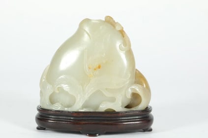 Jade Carved Bat and Peach Shape Ornament
