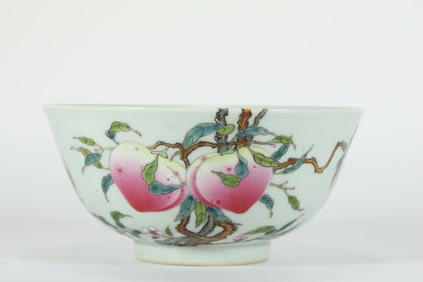 Famille Rose Peach and Bat Pattern Porcelain Bowl
