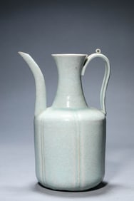A Hutian-Type Ewer