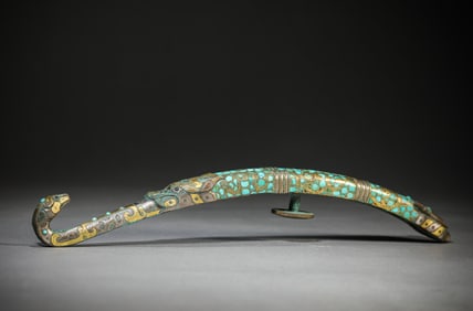 A Bronze Belt Hook Inlaid with Gold, Silver and Turquoise