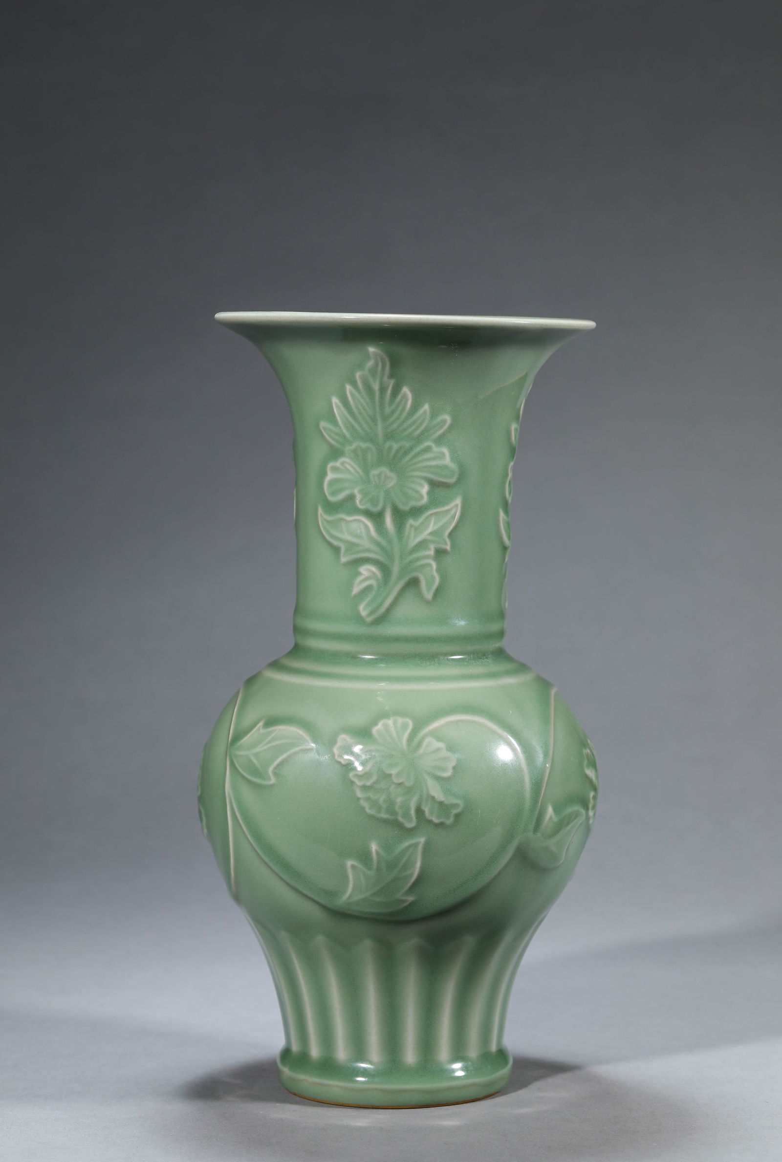 A Longquan Celadon Flower Gu: A Longquan Celadon Flower Gu (15.5 x 30.2cm)