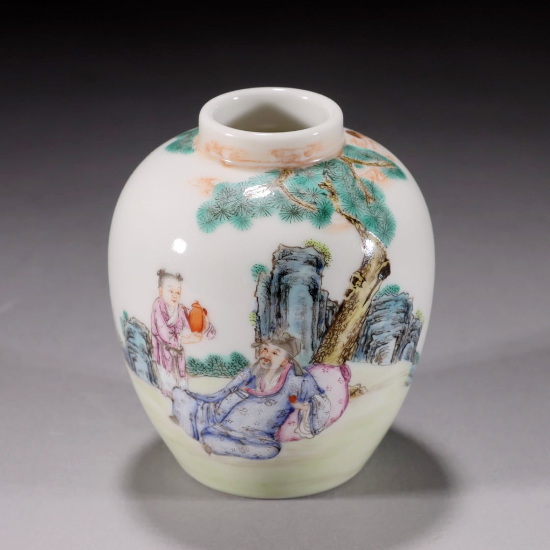 A FAMILLE ROSE FIGURE SMALL JAR