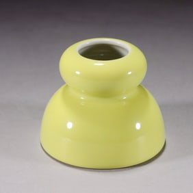 A YELLOW GLAZE WATERPOT