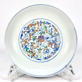 A DOUCAI DISH WITH PHOENIX IN FLOWERS PATTERN