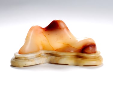 A QING SHOUSHAN FURONG STONE NATURAL-FORM MOUNTAIN BRUSH REST