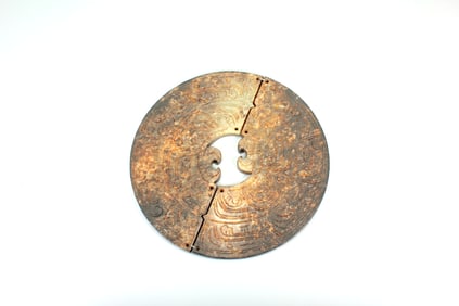 A JADE DOUBLE-DRAGON BI