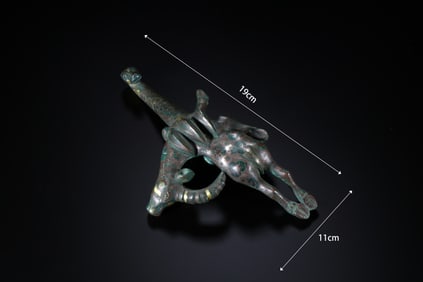 Chinese Bronze Gold and Silver Inlaid Carved Flower Pattern Dragon Shape Belt Hook