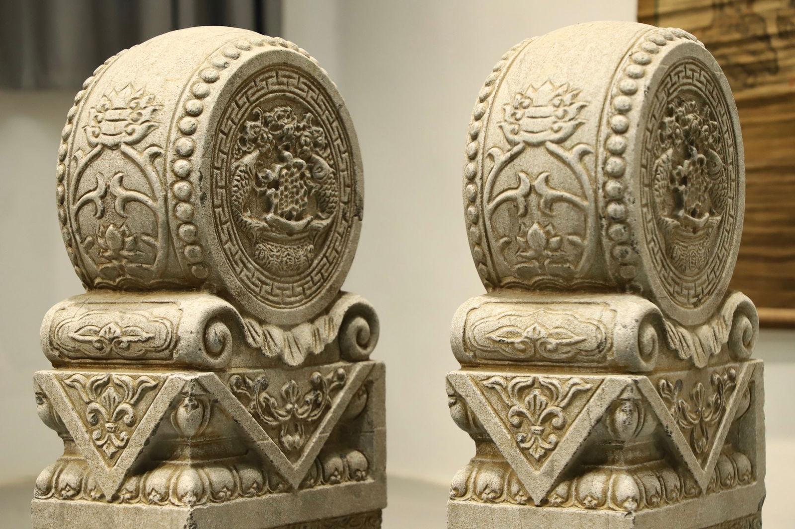 Pair of Grey Stone Carved Flower Pattern Drum: Pair of Grey Stone Carved Flower Pattern Drum (80 x 38 x 25cm)