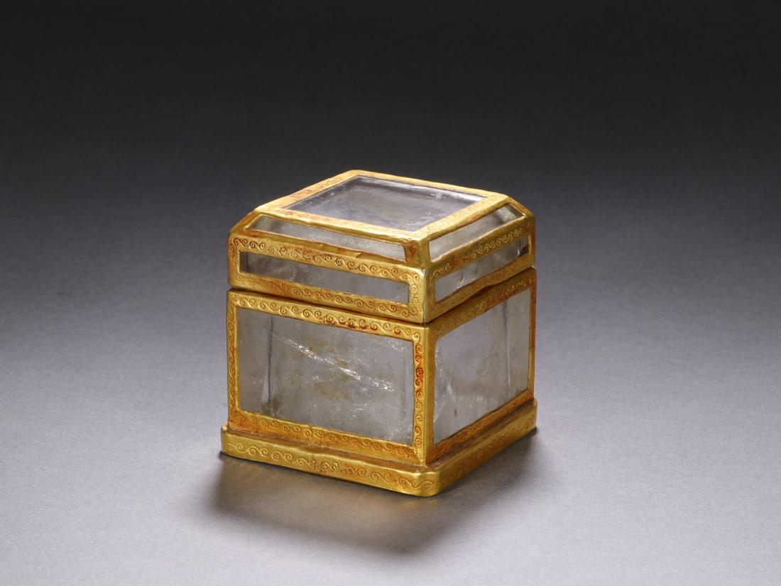 White Crystal Inlaid Gilt Bronze Carved Flower Pattern Lid Box (1 of 10)