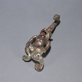Chinese Bronze Gold and Silver Inlaid Carved Bear Shape Belt Hook