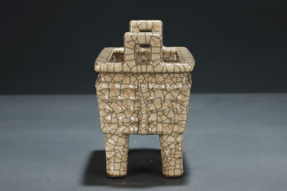 Ge Ware Double Ears Porcelain Ding - 9