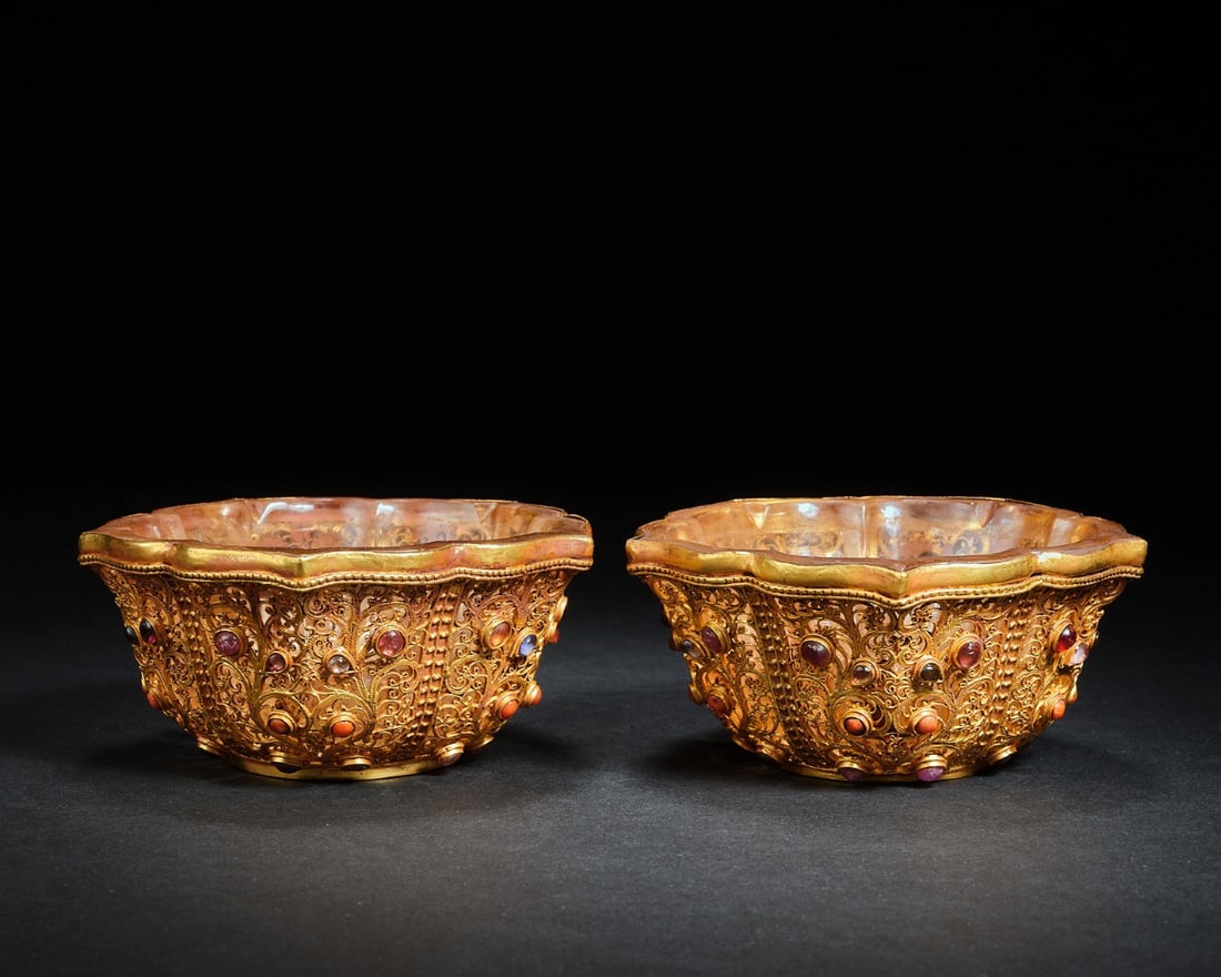 Pair of White Crystal Inlaid Gilt Bronze and Gem Stone Carved Flower Pattern Bowl: Pair of White Crystal Inlaid Gilt Bronze and Gem Stone Carved Flower Pattern Bowl (5 x 9.5cm)