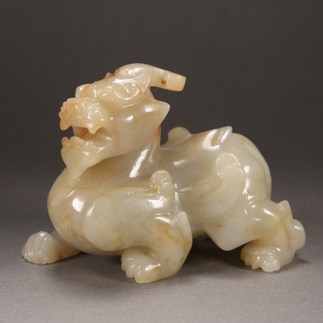 Jade Carved Beast Shape Ornament: Jade Carved Beast Shape Ornament (10 x 5 x 7.2cm)