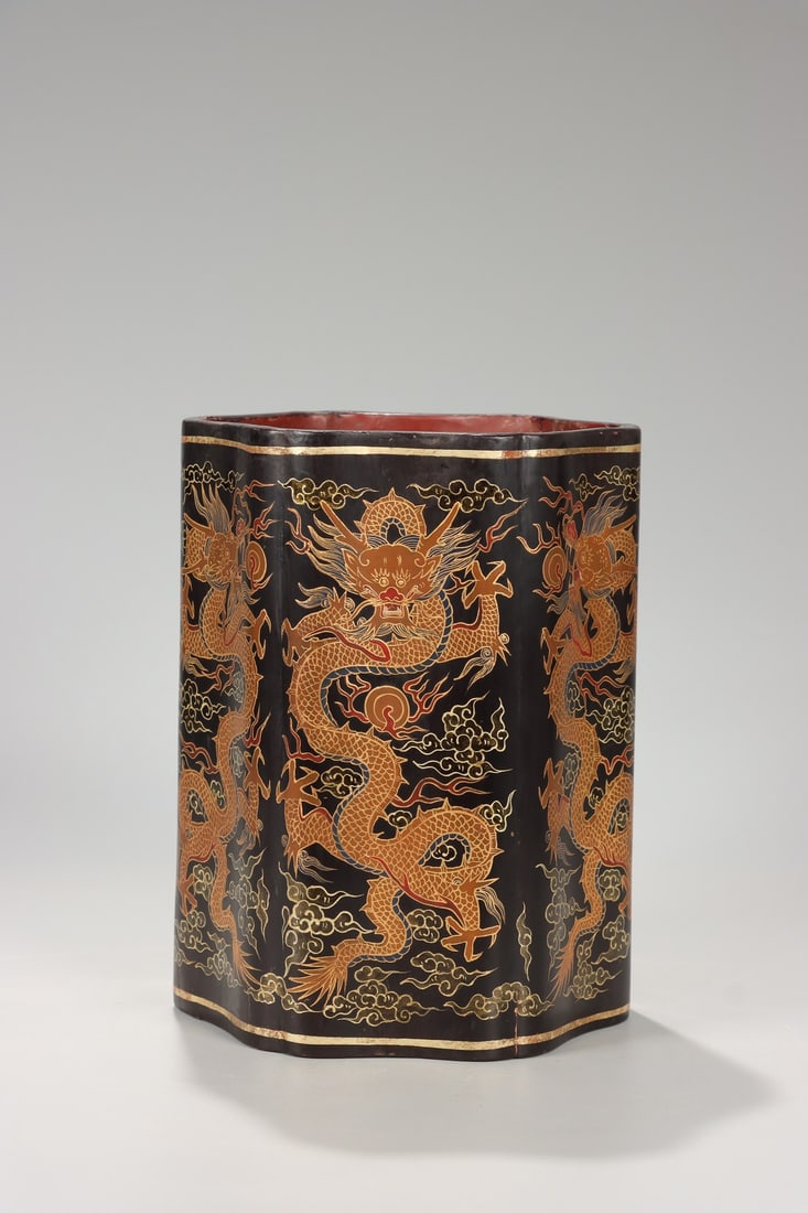 Lacquerware Gold Drawing Dragon Pattern Brush Pot: Lacquerware Gold Drawing Dragon Pattern Brush Pot (18.5 x 14cm)