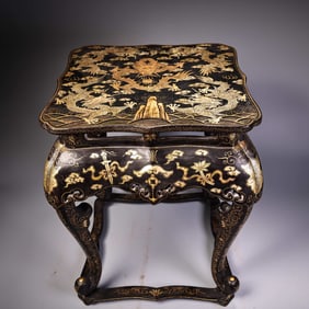 Lacquerware Gold Drawing Dragon Pattern Chair