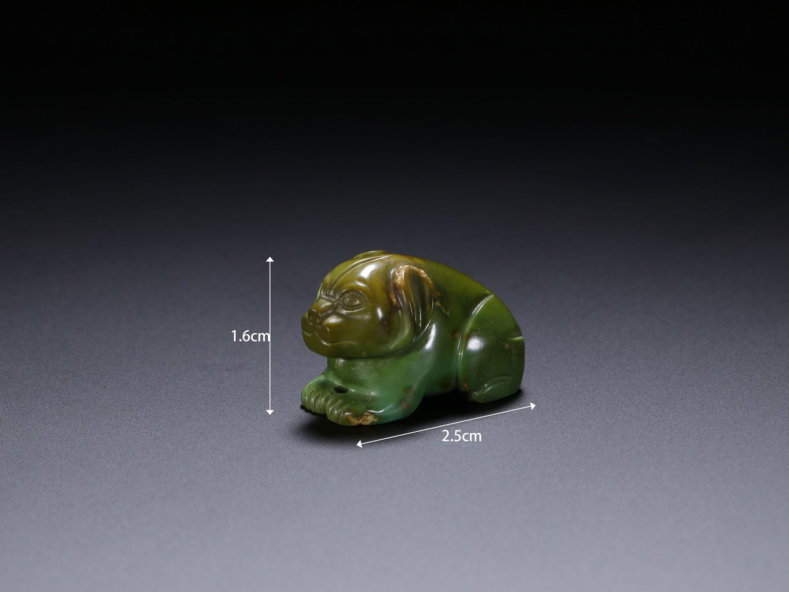 Green Turquoise Carved Beast Shape Ornament: Green Turquoise Carved Beast Shape Ornament (1.6 x 2.5cm)