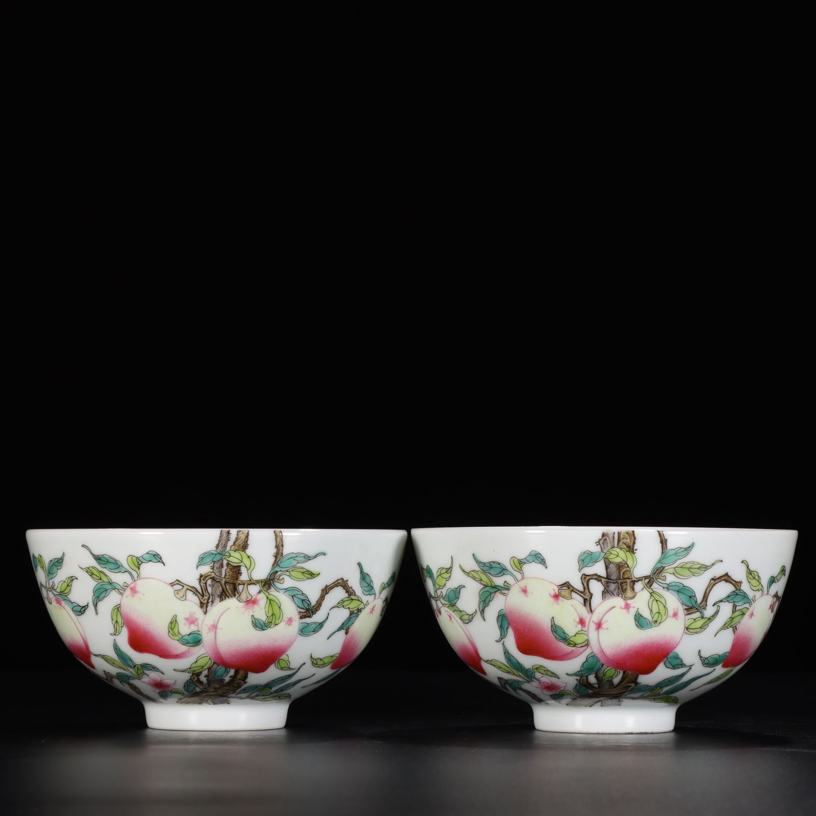 Pair of Famille Rose Peach and Bat Pattern Porcelain Bowl: Pair of Famille Rose Peach and Bat Pattern Porcelain Bowl (7 x 13.5cm)