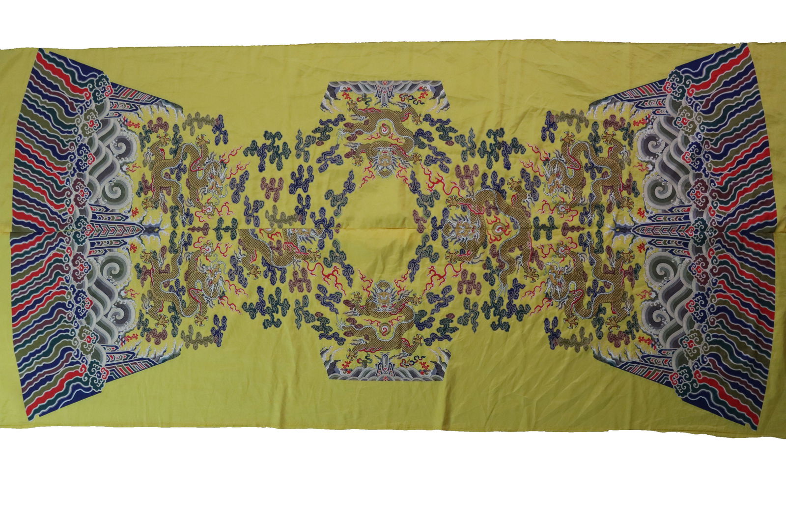 Silk Cloud and Dragon Pattern Embroidery Cloth: Silk Cloud and Dragon Pattern Embroidery Cloth (320 x 148cm)