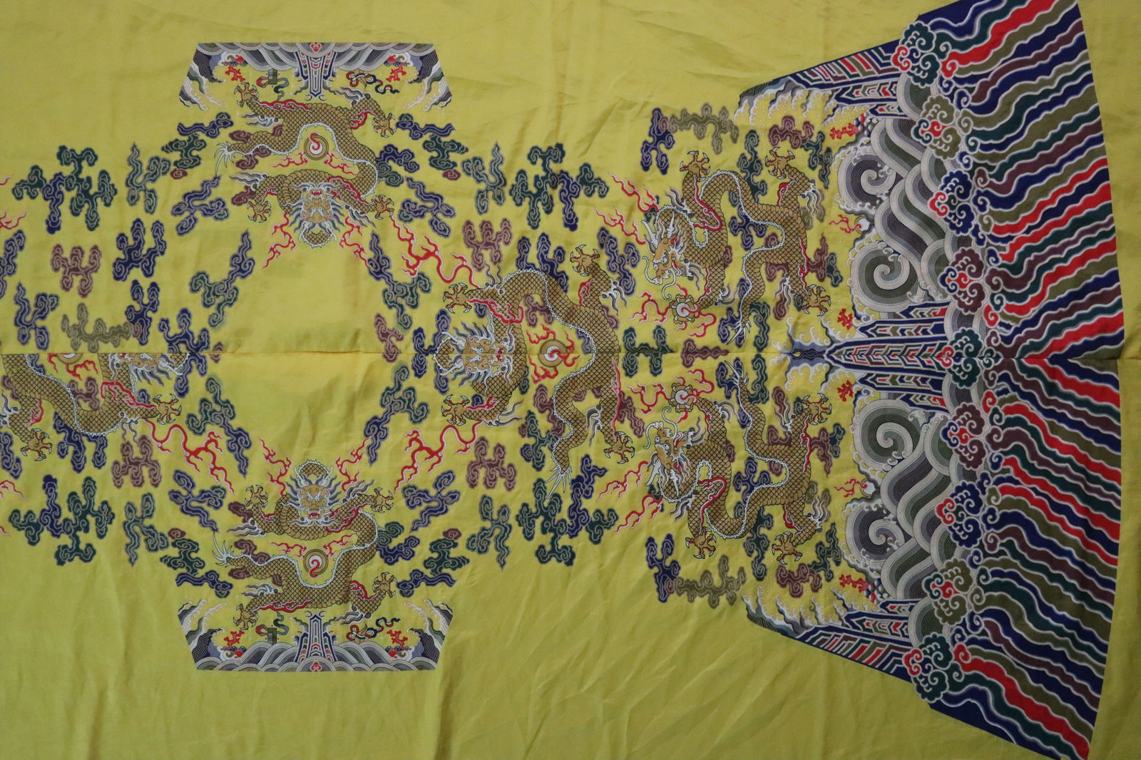 Silk Cloud and Dragon Pattern Embroidery Cloth - 2