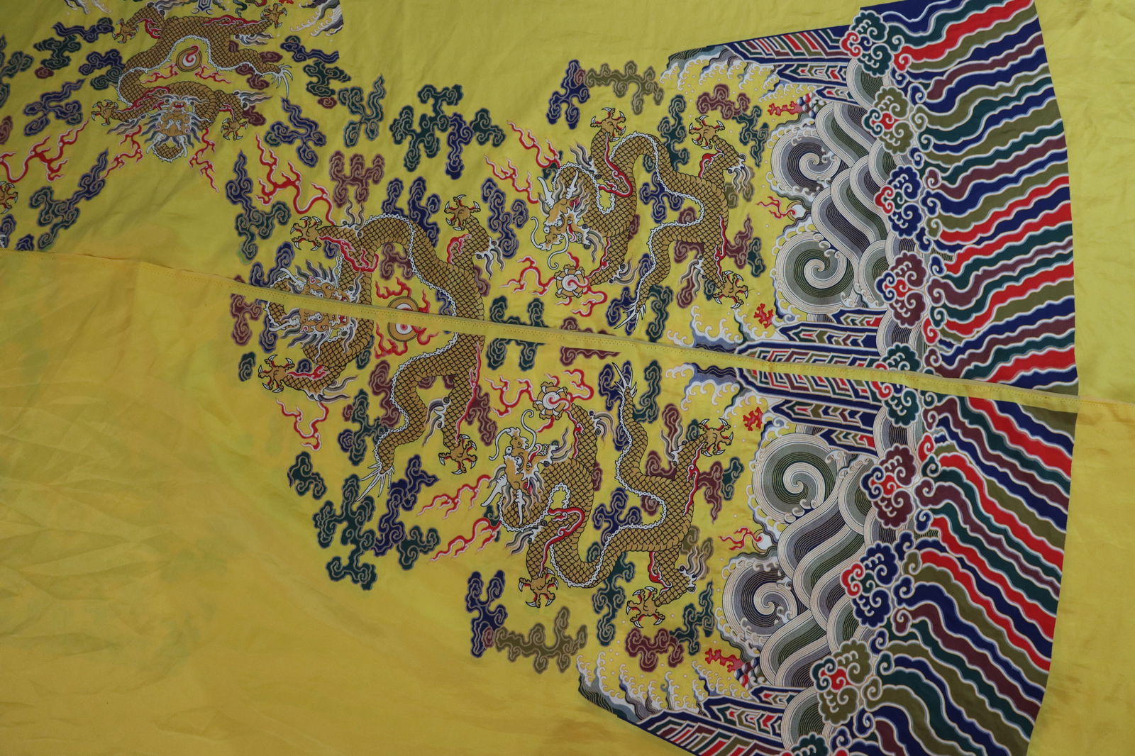 Silk Cloud and Dragon Pattern Embroidery Cloth - 9