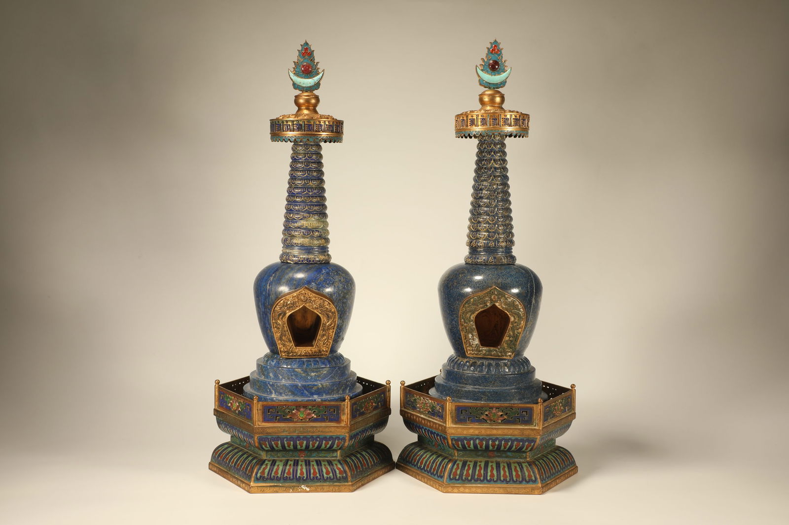 Pair of Lapis Inlaid Gem Stone Carved Flower and Dragon Pattern Pagoba: Pair of Lapis Inlaid Gem Stone Carved Flower and Dragon Pattern Pagoba (50 x 17 x 17cm)