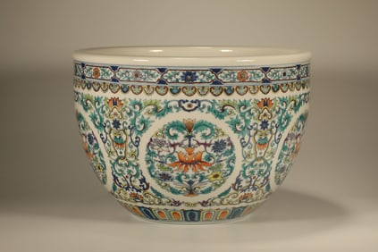 Doucai Flower Pattern Porcelain Pot